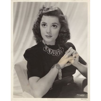 Anne Rutherford Chinese Jewellery 1942 WW2 Creased Press Photo