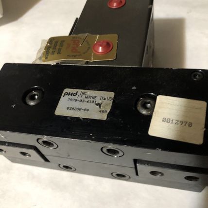 NEW OLD PHD Heavy Duty Cylinder Parallel Gripper 7970-03-6101 038288-04 408,BT