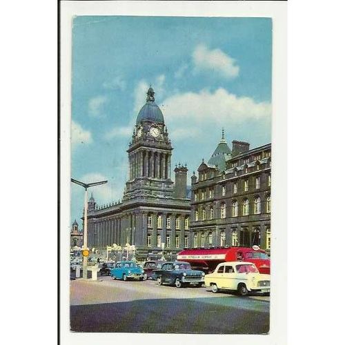 Yorkshire LEEDS Town Hall Postcard by Dennis (LT.0426)