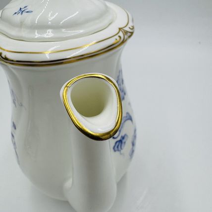 Wedgwood England Ashbury Bone China Coffee /Tea pot Blue White Gold Rim Large