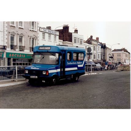 Colour Photograph of Southern Vectis Omnibus Co. Ltd. - B254 MDL