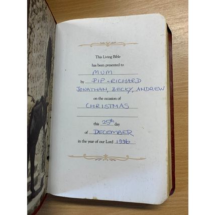 1979 "THE LIVING BIBLE" OLD & NEW TESTAMENTS USA RED FAUX LEATHER BOOK (P4)