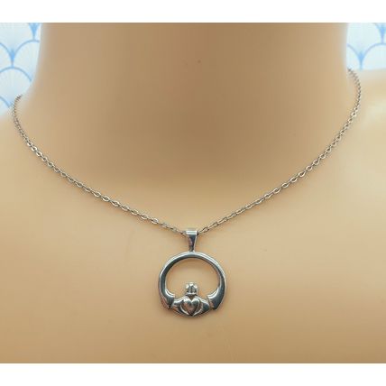 Vintage 925 Sterling Silver Irish Claddagh Heart Pendant Necklace
