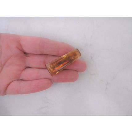 1 1/2 inch smaller white or amber brown alligator hair clip for fine thin hair.