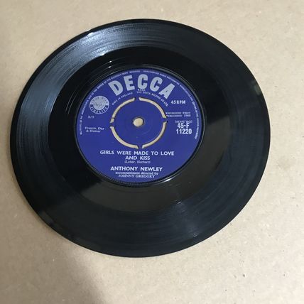ANTHONY NEWLEY - Girls were made to love and kiss -Do you mind - F-11220
