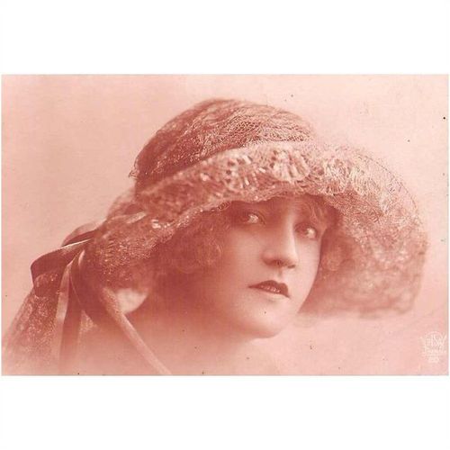 CARTE POSTALE - MODE - FEMME A CHAPEAU - REF 71