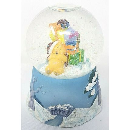 Winnie The Pooh Disney Snow Globe Asleep with Gifts snowglobe Water ball