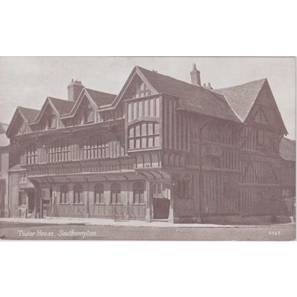 Tudor House Southampton Hampshire Postcard (QHAM225)