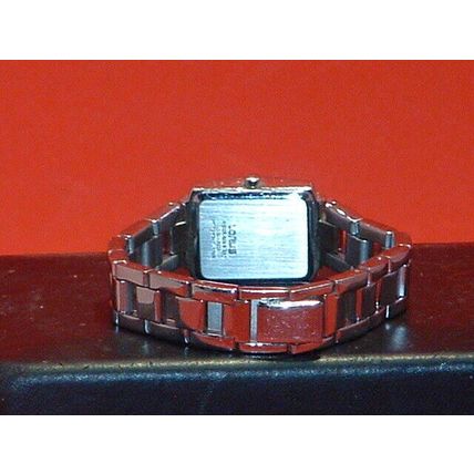 Pre-Owned Women’s Lorus Y120 X021 Analog Dress Watch