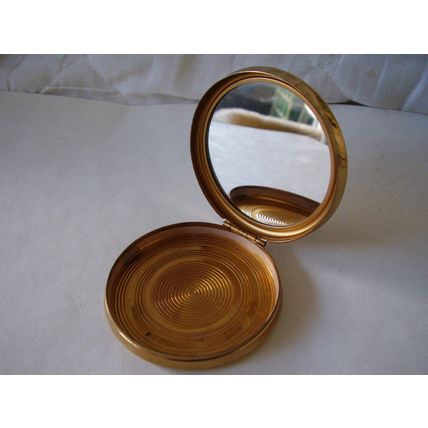 Powder Compact Floral Damask Pattern Goldtone Cream Powder