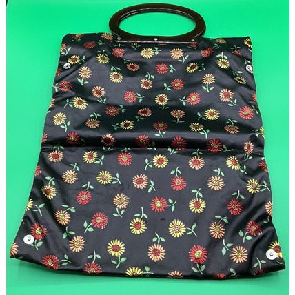 A Very Cool Rare Vintage Lady’s Pride Floral Print Hippy Style Snap Handbag