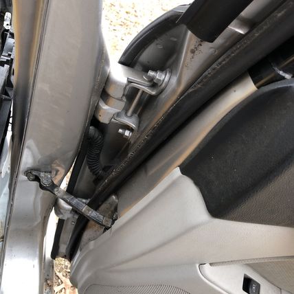 03-06 INFINITI G35 Passenger Right Rear Door Sedan KYO Silver +Glass Latch Panel