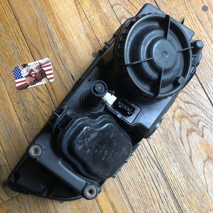 Volvo 8628617 Headlight Headlamp Head Light Lamp Assembly Left OEM C70 S70 V70