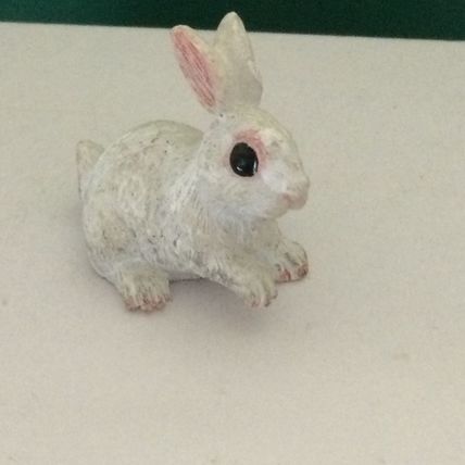 Rabbit White - Paw up 1:12th Dolls House Miniature