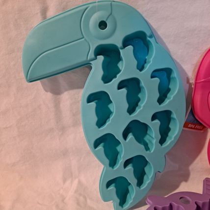 Lot 3 Greenbrier SILICONE ICE CUBE TRAYS Candy Mold Swan Toucan Bird Unicorn