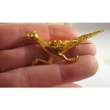 Vintage Road Runner Bird Gold Gilt Brooch Pin