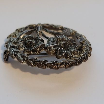 Vintage Sterling Flower Wreath Brooch