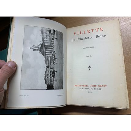 1924 CHARLOTTE BRONTE "VILLETTE" VOLS 1 & 2 FICTION 1.5kg HARDBACK BOOKS (P8)