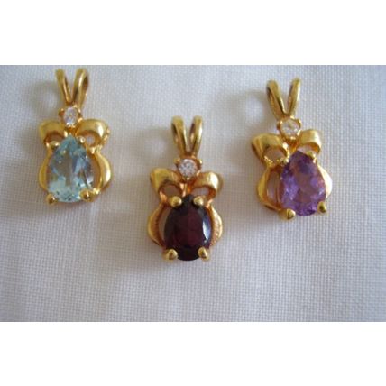Vintage Necklace 3-in-1 Pendants Glass Drop Crystal Blue, Mauve & Red 18" Chain