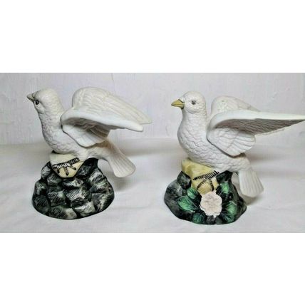 Vintage Pair Of White Doves Porcelain Ceramic Sculptures Figurines Birds On Rock