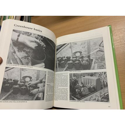 1982 "PRACTICAL GARDENING - STEP BY STEP GARDENING" LARGE HARDBACK BOOK (P6)