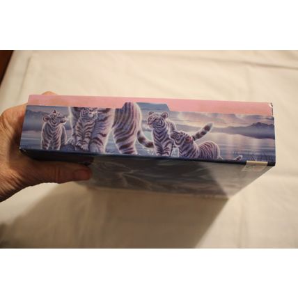 BEYOND THE AURORA 750 PIECE PUZZLE SEALED GLITTER SHIMMER WHITE TIGERS