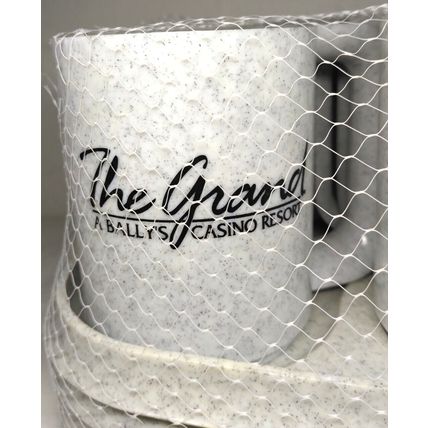 The Grand A Bally's Casino Resort 4 Plastic Casino Mugs and Tray Set, New