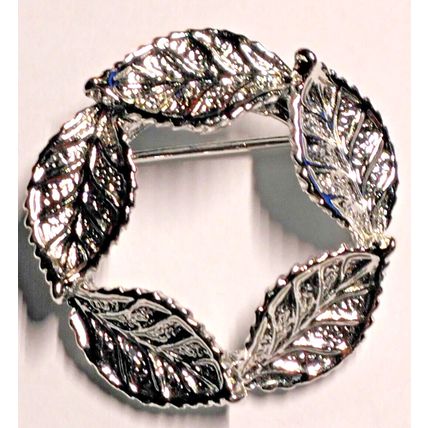 Gerry's Silver Tone Leaf Wreath 1" Brooch Signed Vintage Pin Ladies Jewelry
