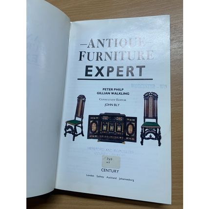 1991 1ST EDITION "ANTIQUE FURNITURE EXPERT" ILLUSTRATED HARDBACK BOOK (P5)