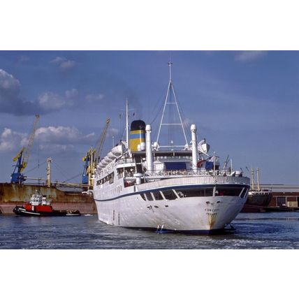 SQ2173 - Portuguese Liner - Funchal - photograph 6x4
