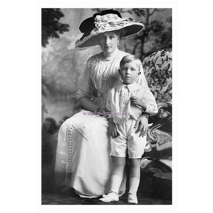 rs1756 - Queen Victoria of Spain with the Prince of the Asturias, print 6x4