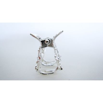 Small mini light silver metal daisy flower hair claw clip