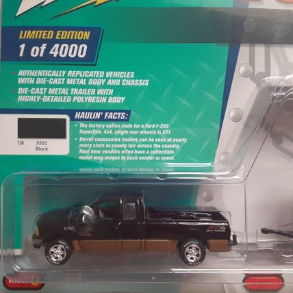 Johnny Lightning Tow & Go 2003 Ford F-250 & Root Beer Barrel Trailer Black