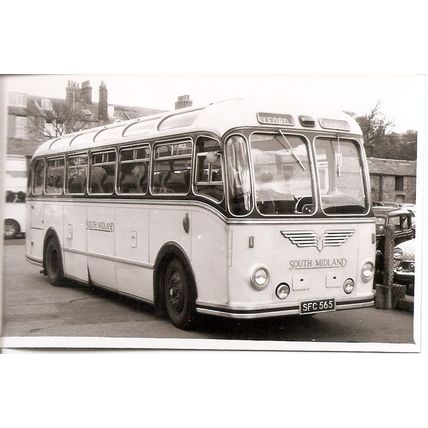 Black & White Photograph of South Midland Motor Services Ltd. - SFC 565