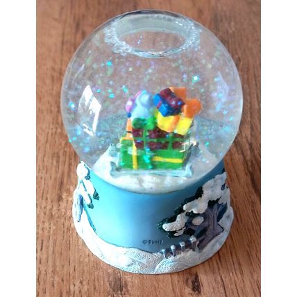 Winnie The Pooh Disney Snow Globe Asleep with Gifts snowglobe Water ball