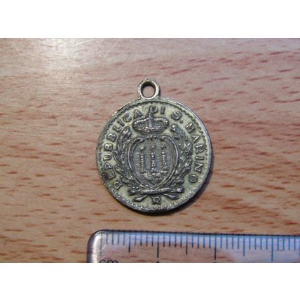 San Marino 1936 10 centesimi Charm Token (e689)