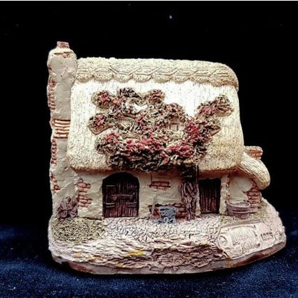 Lilliput Lane Farriers Cottage Thatched Collectable Vintage Ornament