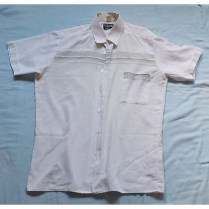 VINTAGE MEN'S COLLARED SHORT SLEEVED FULL BUTTONED SHIRT. VALUSTA. FRONT STRIPE
