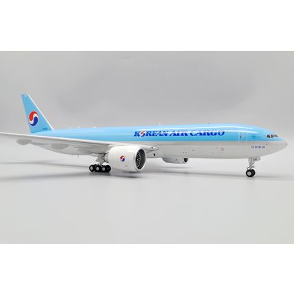 B777F KOREAN AIR CARGO REG: HL8251 WITH STAND -JC WINGS SA2004 1/200 - PRE ORDER