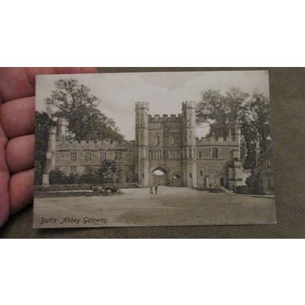 Early Peacock Series Postcard - Gateway, Battle Abbey - Nr Hastings, Sussex
