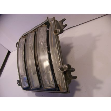 1969 CHRYSLER IMPERIAL LH FRONT TURN SIGNAL ASSY LEBARON GHIA