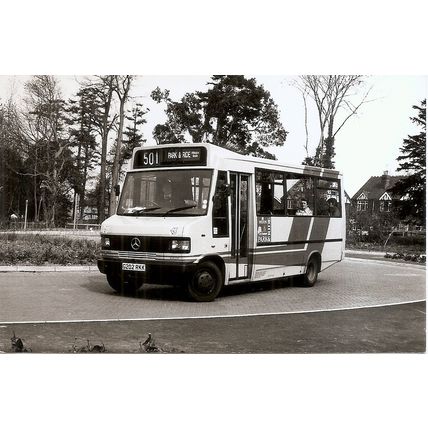 Black & White Photograph of Maidstone & District Motor Services Ltd. - G202 RKK