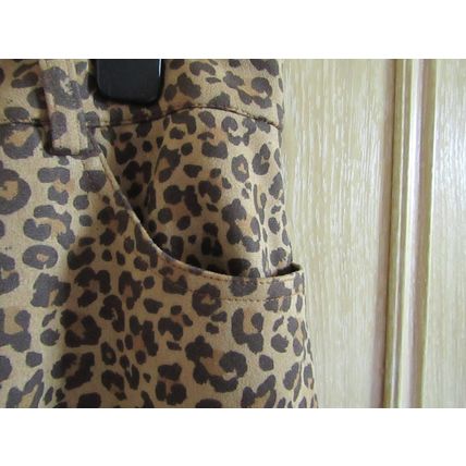 PINK CLOVE animal print mini skirt Size 20 good condition