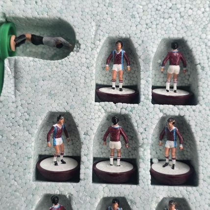 Subbuteo lw team ref Number 667 WEST HAM UNITED COMPLETE SET Correct Box