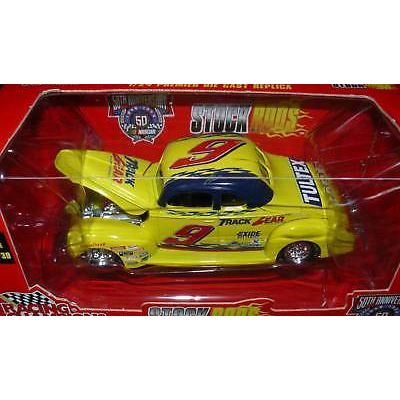 1/24 - 1/25 1940 Ford race car #9, ( 122 )