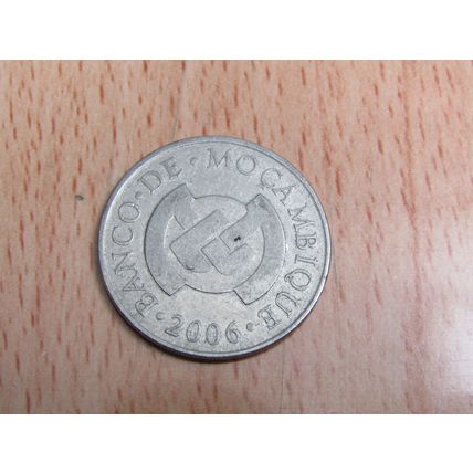 Mozambique 2006 5 Meticais Coin