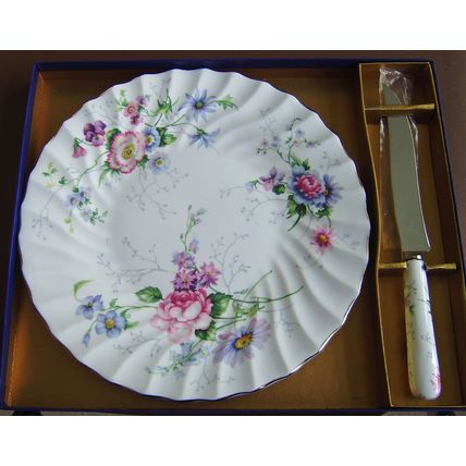 Crown Staffordshire Fine Bone China cake plate/stand Boxed