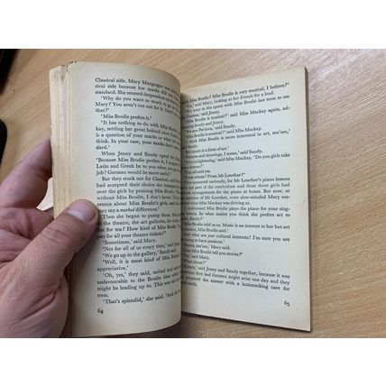 1969 MURIEL SPARK THE PRIME OF MISS JEAN BRODIE PENGUIN 179 FICTION PB BOOK (P2)