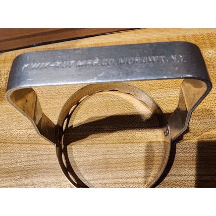 Kwik-Kut Mfg. Co. Mohawk NY Vintage Serrated 2.75" Biscuit Cookie Cutter