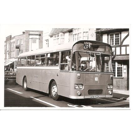 Black & White Photograph of Maidstone & District Motor Services Ltd. - AKM 422K